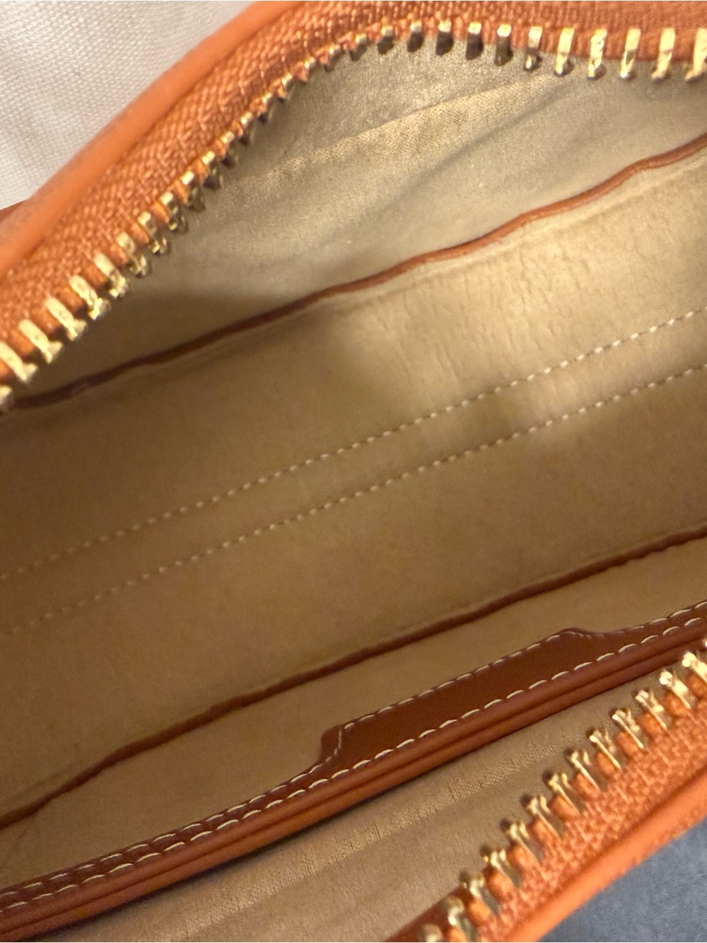 NEW Women's Crescent Crossbody Bag in Tan - Picture 4 of 6